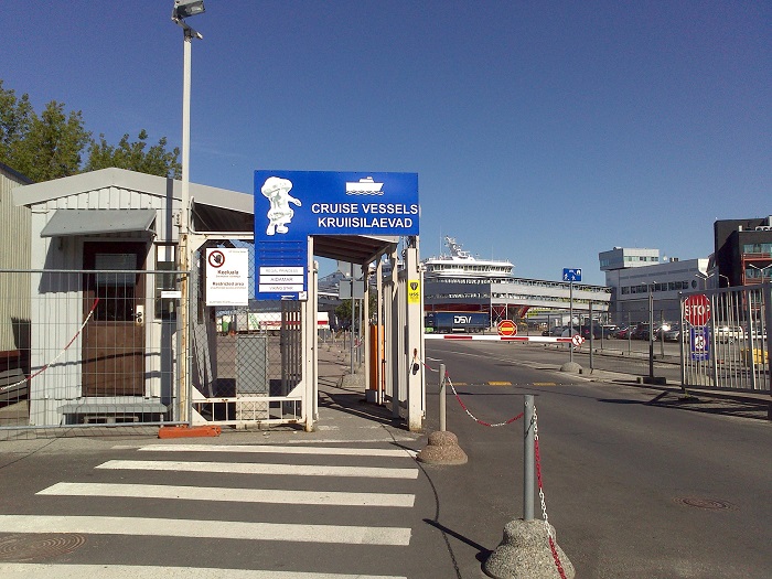 Вход в порт к круизным лайнерам