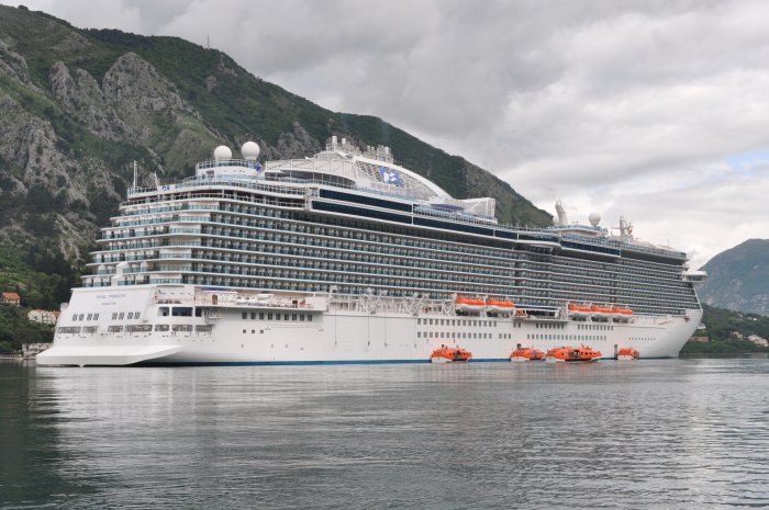 Regal Princess в Которе