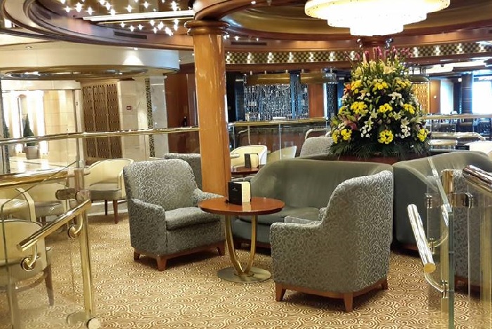 Один из уютных уголков лайнера Regal Princess