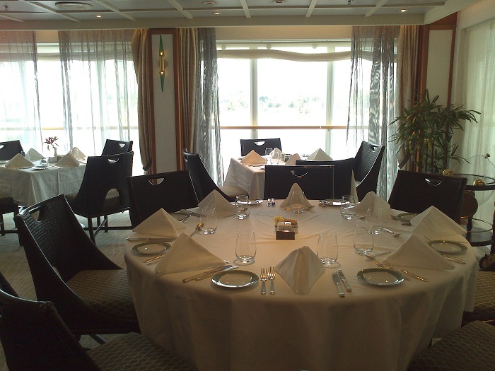 Ресторан La Veranda. Как Вам такой ресторан-шведский стол?